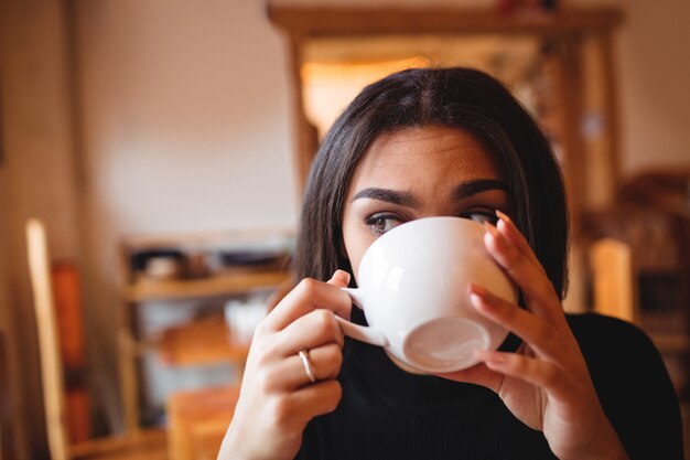 Femme, boire, café