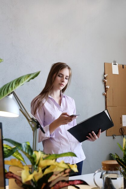 Femme, bureau