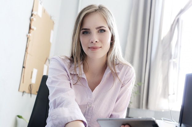 Femme, bureau