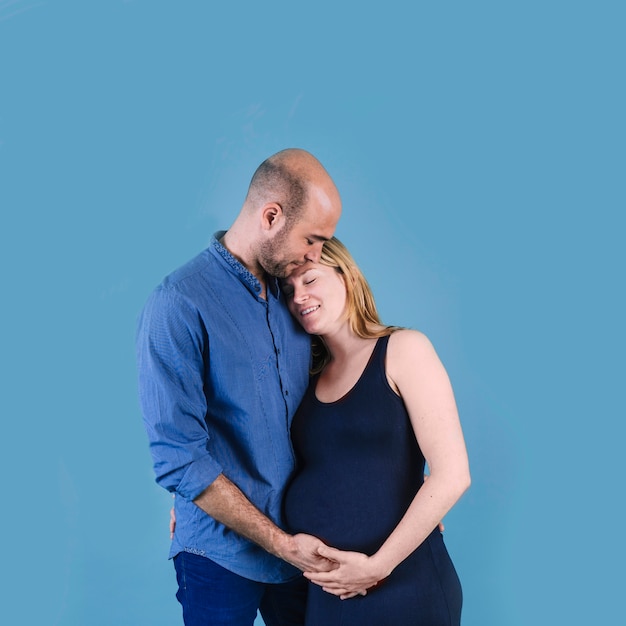 Femme enceinte avec son mari