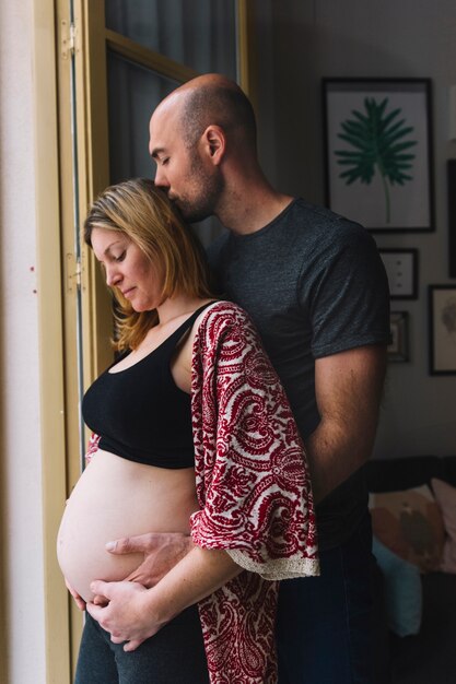 Femme enceinte avec son mari