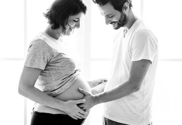 Femme enceinte avec son mari