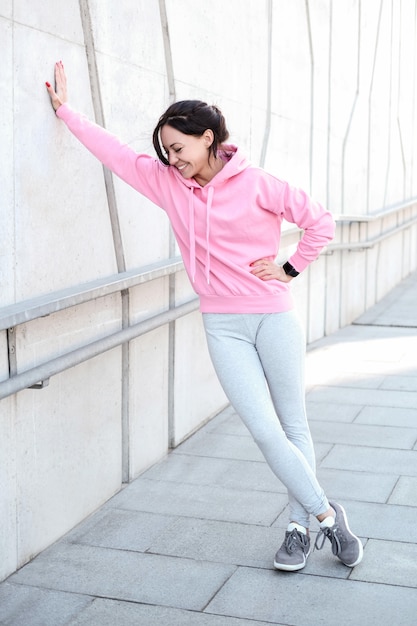 femme faisant du sport en plein air