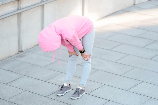 femme faisant du sport en plein air