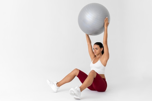 Femme faisant un exercice de remise en forme