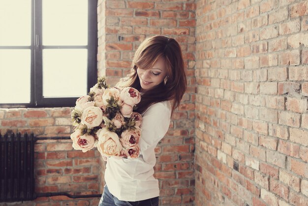 Femme, fleurs