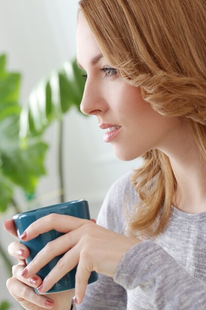 Femme heureuse, à, beau sourire