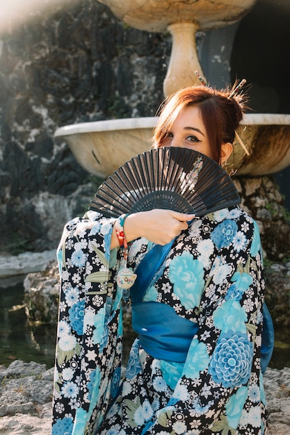 Photo gratuite femme en kimono