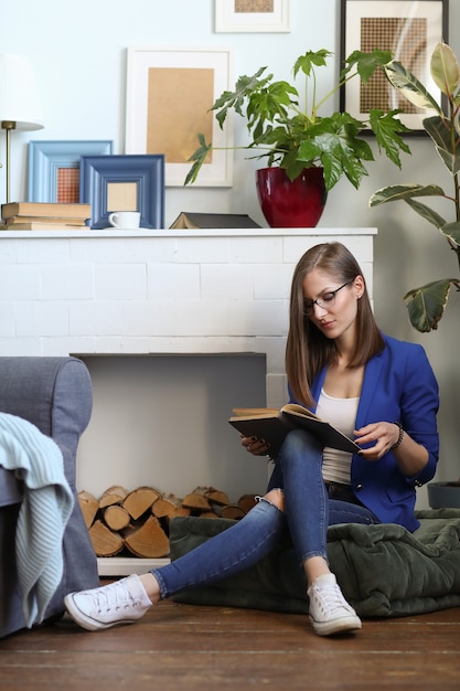 Femme à la maison