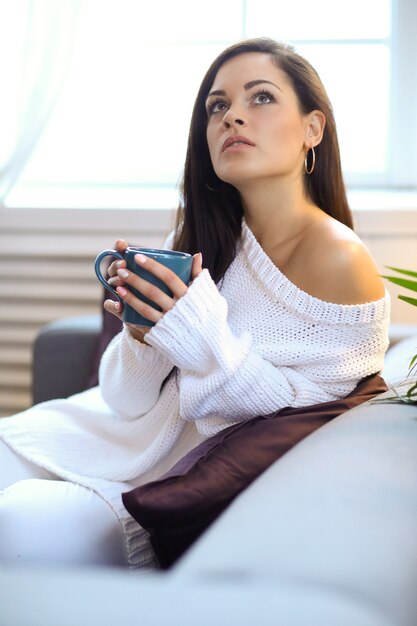 Femme à la maison