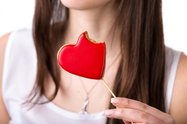 Femme de manger un coeur