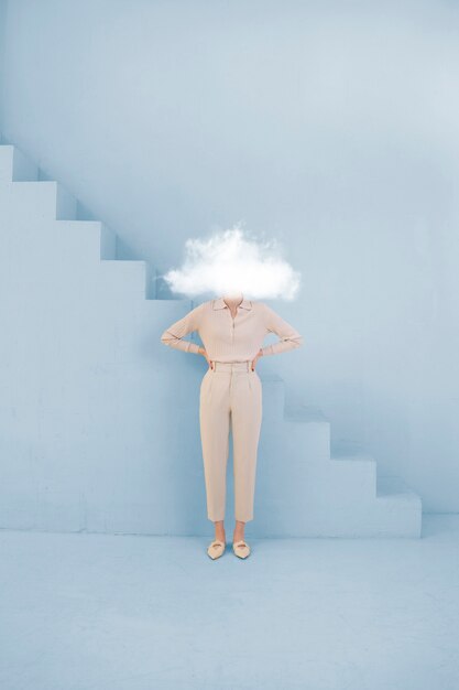 femme, à, nuage, tête