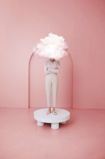 femme, à, nuage, tête