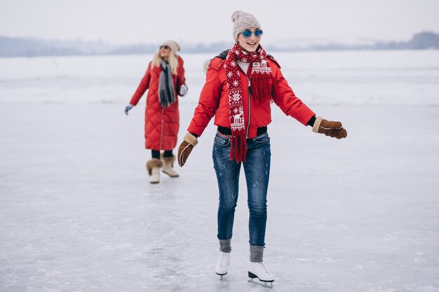 Femme, patinoire, à, les, lac