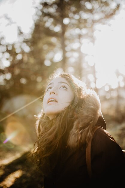 Femme perdue dans les bois