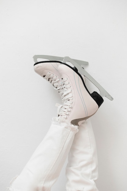 Photo gratuite femme, porter, blanc, patins glace