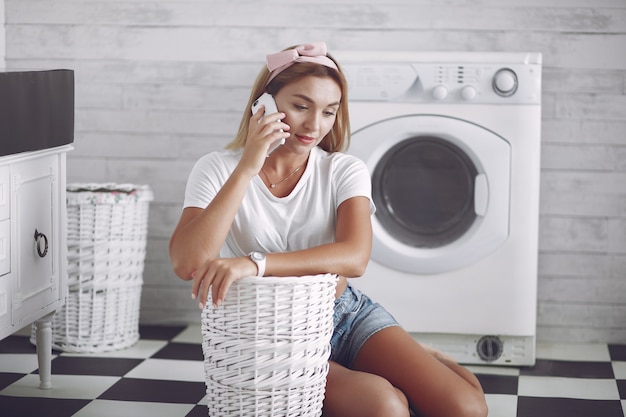 Femme, Salle Bains, Lavage, Mashine