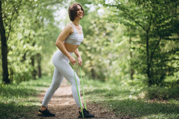 Femme sport étirement