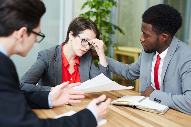 Photo gratuite femme stressée