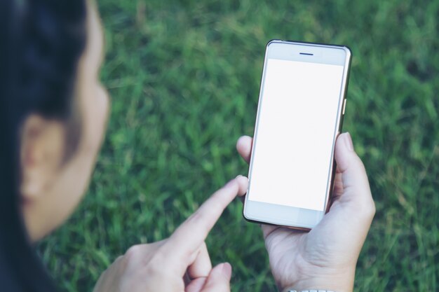 Femme, tenue, intelligent, téléphone