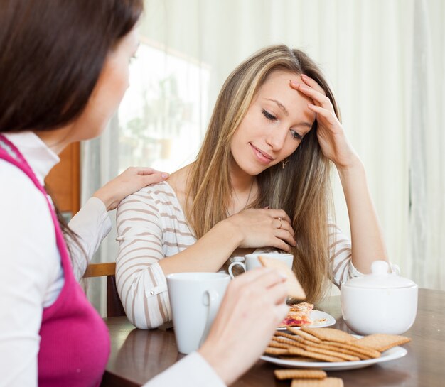 Une femme triste a un problème