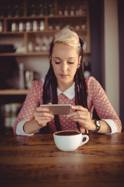 Femme, utilisation, téléphone portable