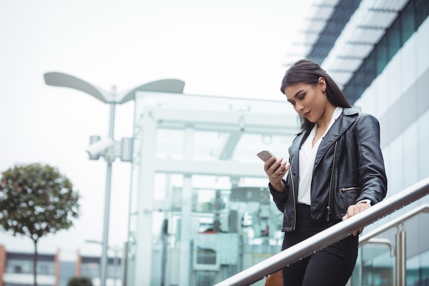 Femme, utilisation, téléphone portable