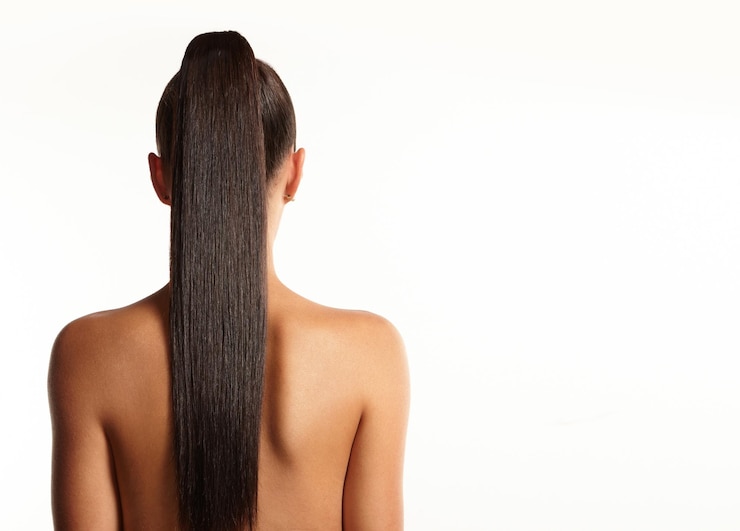 Photo gratuit femmes avec une longue queue de cheval droite