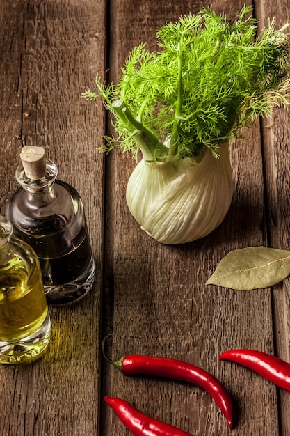 Photo gratuite fenouil frais plein de vitamines et de fibres