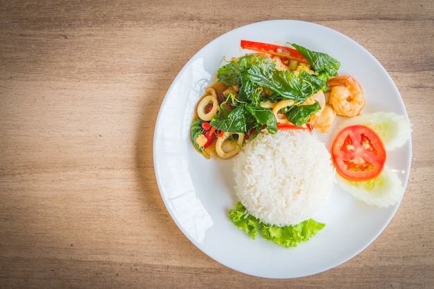 feuille délicieux basilic vert thaïlande