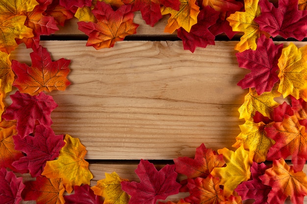 Feuilles d'automne avec copyspace