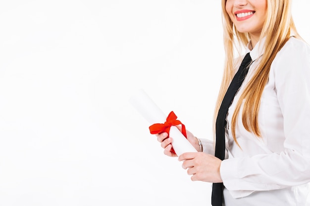 Fier diplômé avec un diplôme