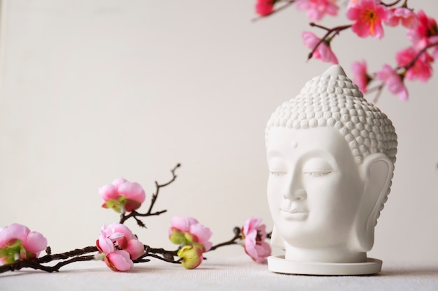 Photo gratuite figurine bouddha nature morte