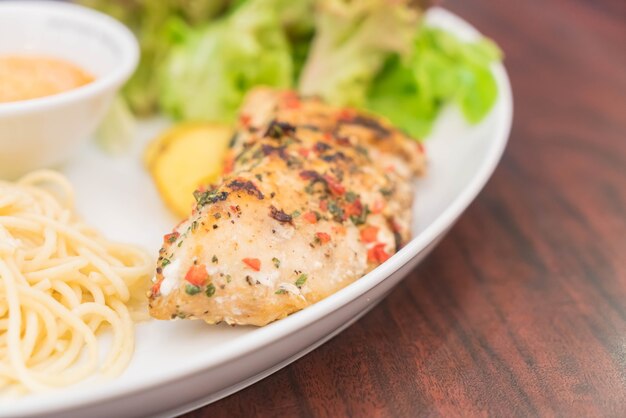 Filete de graines grillées avec sauce tartare au miel