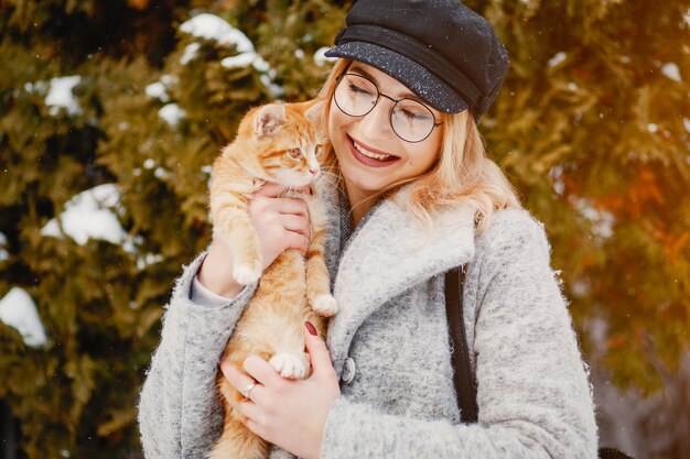 Fille avec chat