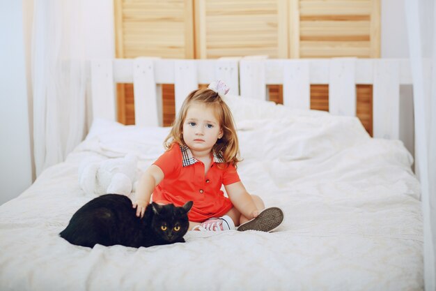 fille avec chat