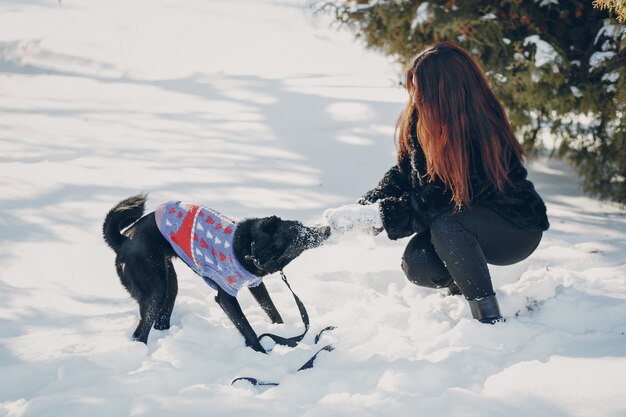 Fille avec chien