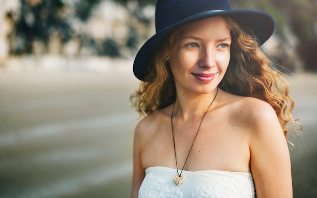 Fille Femme Souriante Se Détendre Heureux Concept