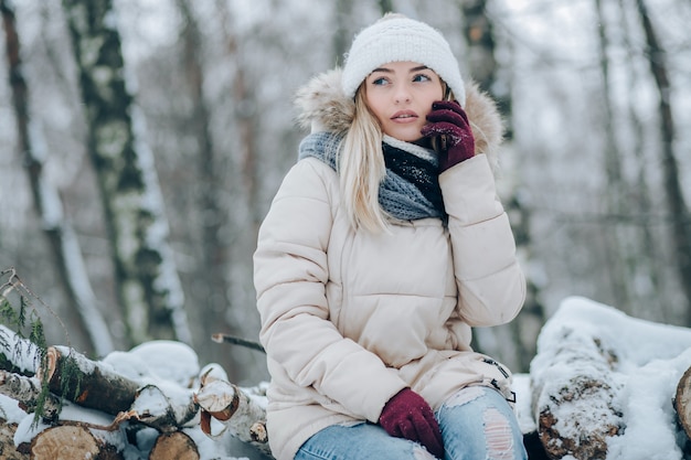 Fille en hiver