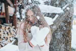 Photo gratuite fille en hiver