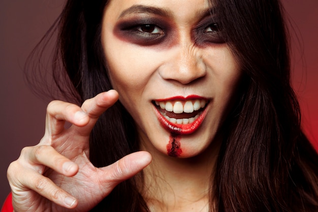 Fille avec maquillage d&#39;Halloween