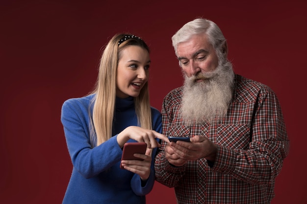 Fille et papa le jour de la fête des pères