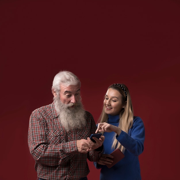 Fille et papa le jour de la fête des pères