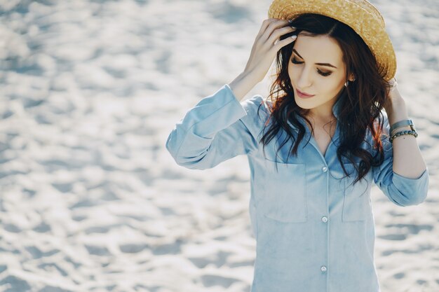 fille sur la plage