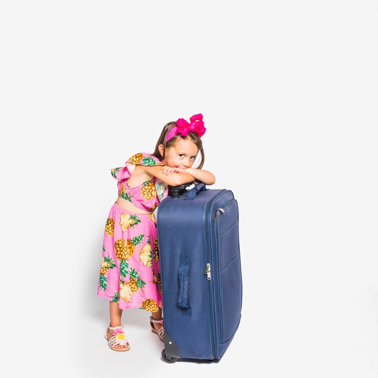 Photo gratuit fille avec valise