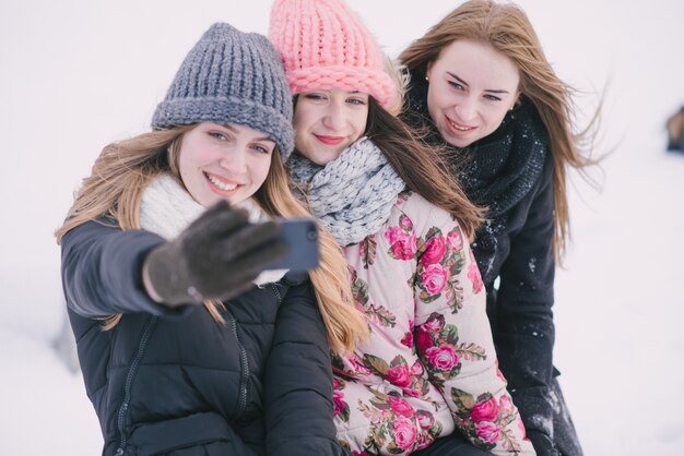 Filles dans la nature