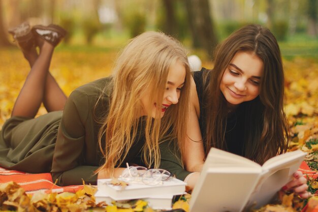 filles dans un parc