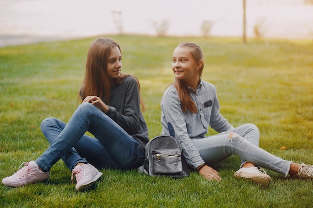 filles dans un parc