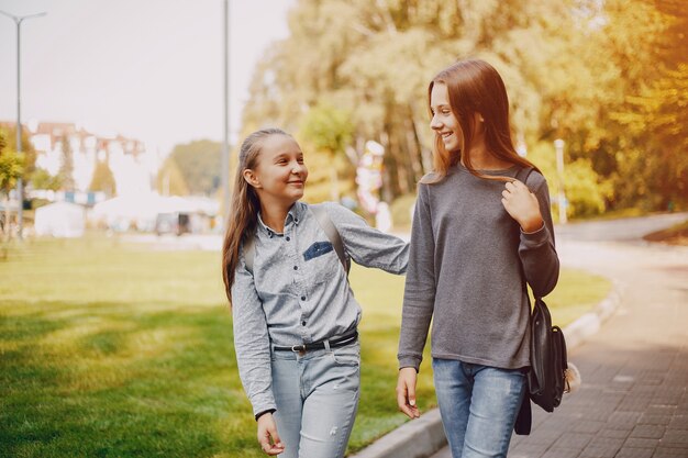 filles dans un parc