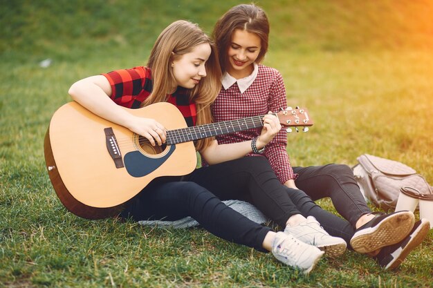 filles avec guitare